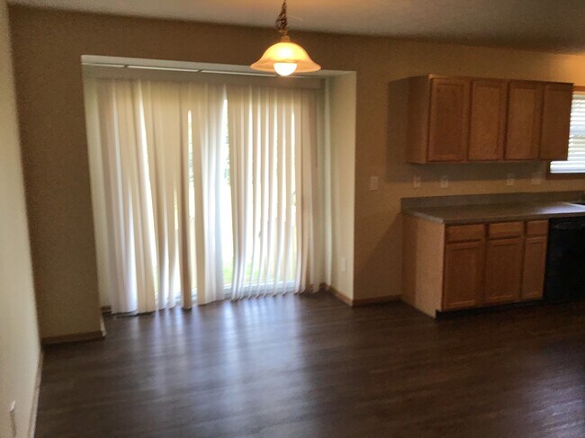 Building Photo - 2567 Fox Trail Dr