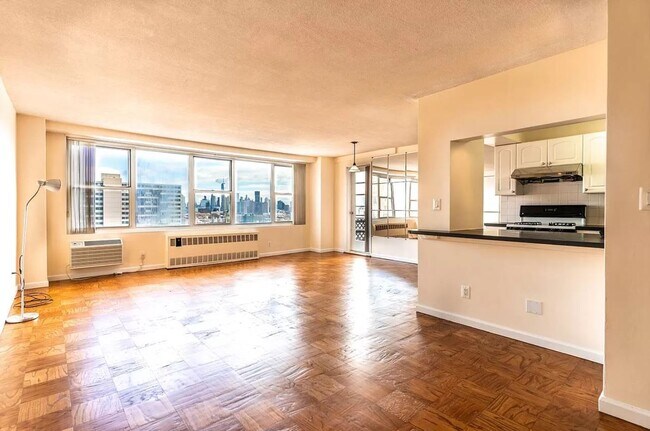 Livingroom - 10 Huron Ave