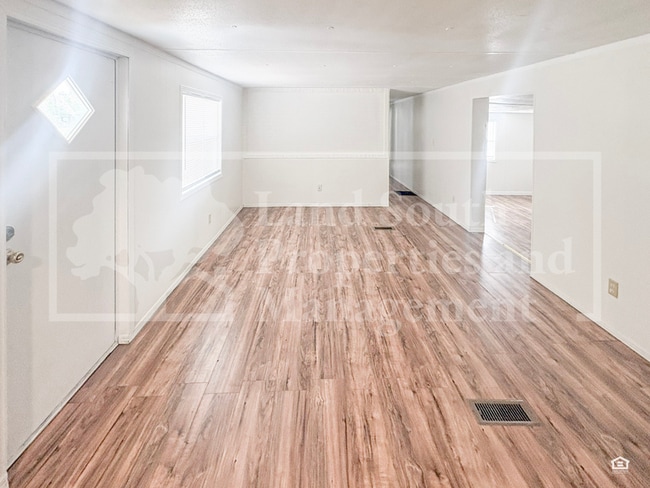 Building Photo - 1611 Slash Pine Rd