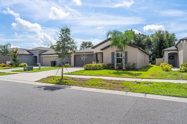 Building Photo - Like New 3/2 in Wimauma