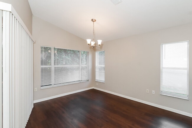 Foto del edificio - 10932 New Brighton Ct