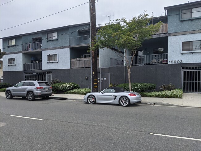 Foto del edificio - 15903 Prairie Ave