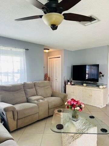 Foto del edificio - 4301 NW 1st Terrace