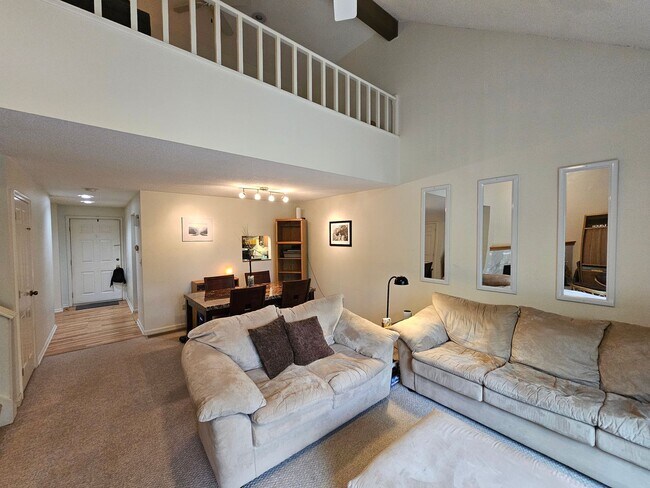 Foto del edificio - 1 Bedroom, 1.5 Bath Quarry Townhouse