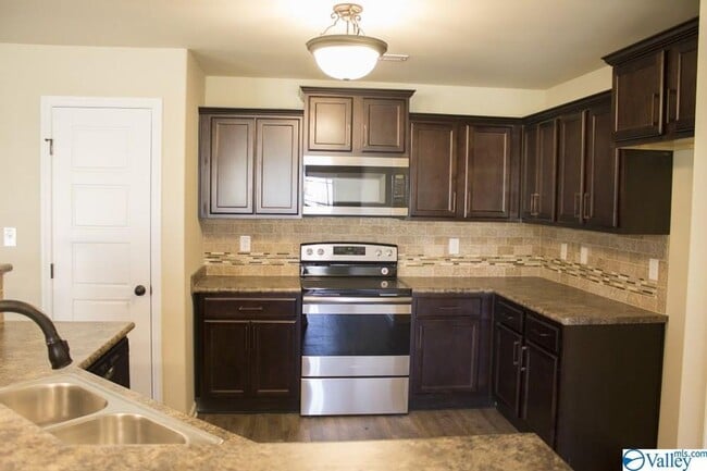 Building Photo - 107 Hulsey Ln