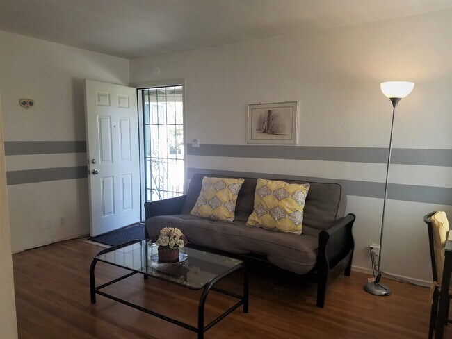 Foto del edificio - 2705 Alma St