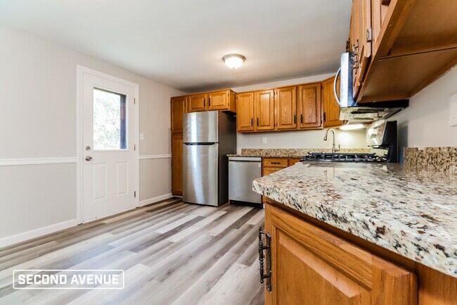 Building Photo - 413 College Park Dr