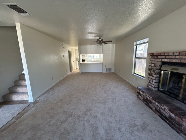 Building Photo - 1535 Springville Wy