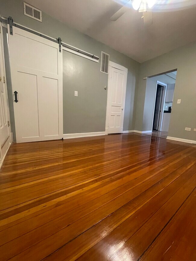 Foto del edificio - 2240 W Palmer St