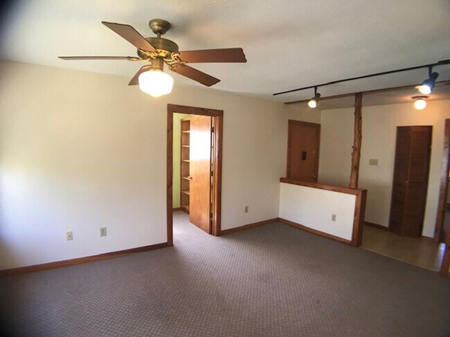 Building Photo - 106 Pleasant Dr