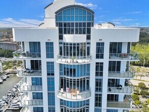 Building Photo - 17301 Biscayne Blvd