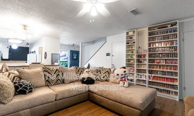 Foto del edificio - 4814 Kingsmeadow Ln
