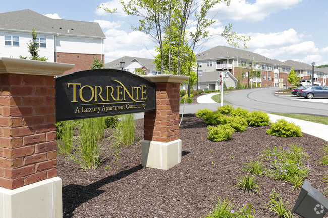 Torrente at Upper St. Clair Apartments - Upper Saint Clair, PA