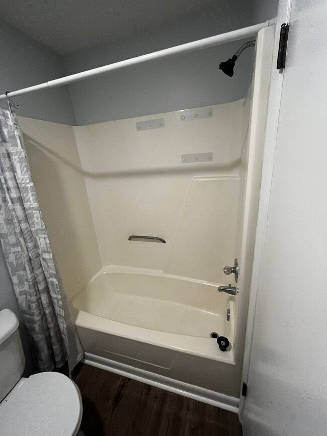 Building Photo - 4802 Easy St