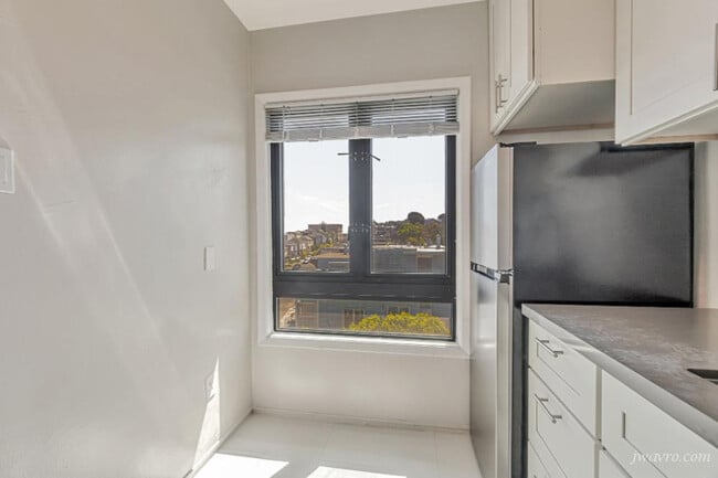 Building Photo - 80 Terra Vista Ave