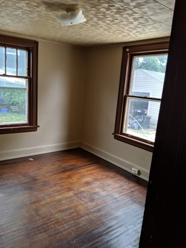 Foto del edificio - 924 Broad Ave NW