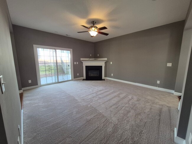 Building Photo - NEW LISTING!!!!!