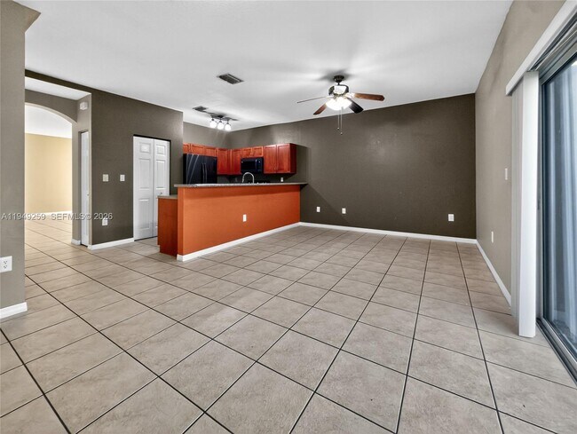 Foto del edificio - 14053 SW 49th St