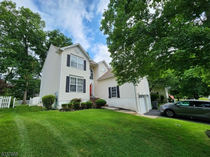 Foto principal - 19 Huntley Way