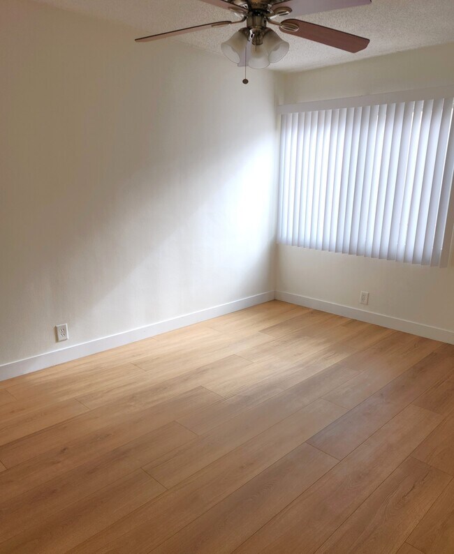 Foto del edificio - 1133 N Hacienda Pl