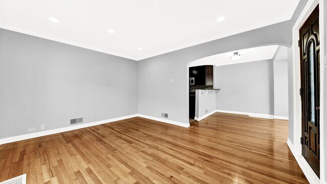 Foto del edificio - 5542 S Neva Ave