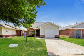 Building Photo - 3259 Jorns St