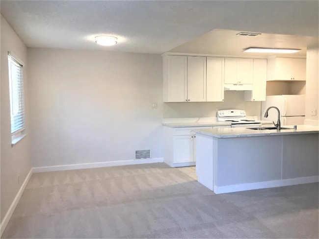 Building Photo - 272 Tradewinds Ct