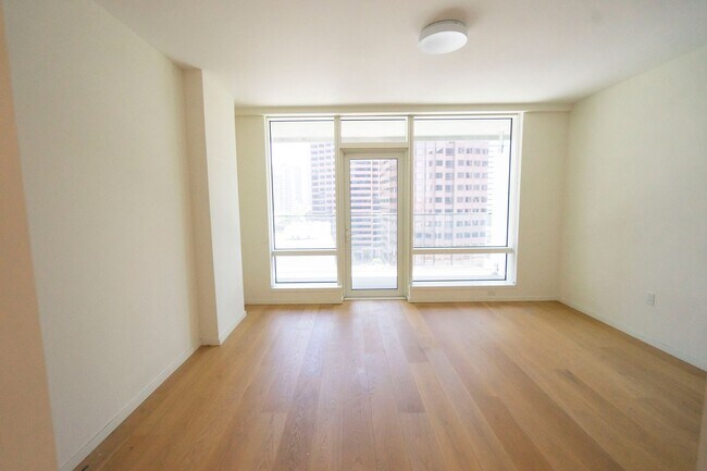 Building Photo - Spacious Studio Available Now!