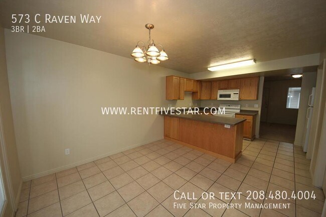 Foto del edificio - 573 Raven Way