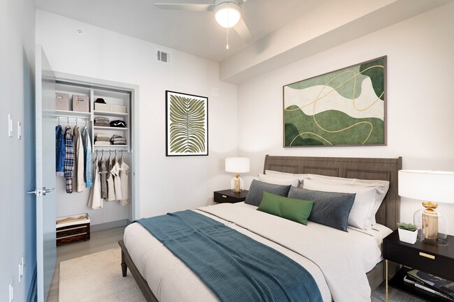 Studio Bedroom with Spacious Closet - Fallyn