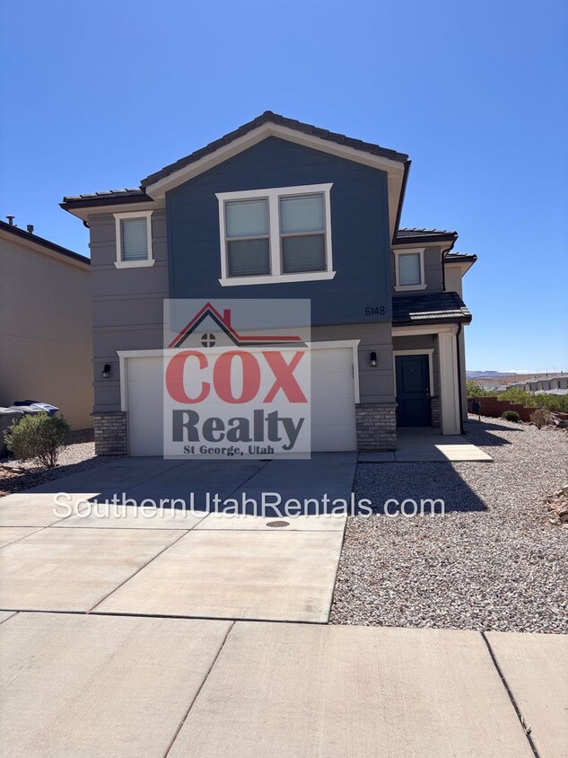 Primary Photo - 4 bed / 2.5 bath / 2 car Desert Canyons house