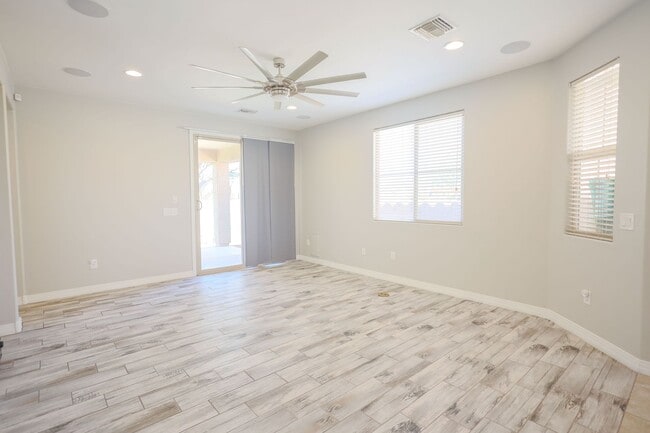 Building Photo - 3 Bedroom, 2 Bathroom