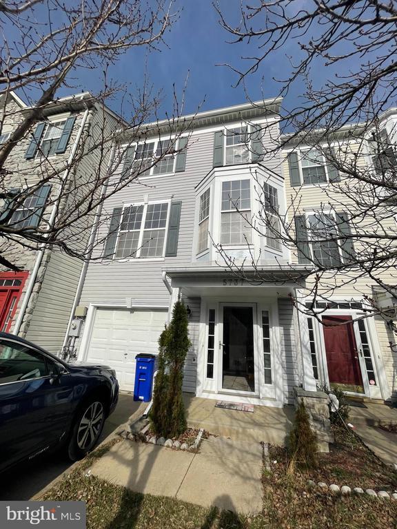 Building Photo - 5729 Goldfinch Ct