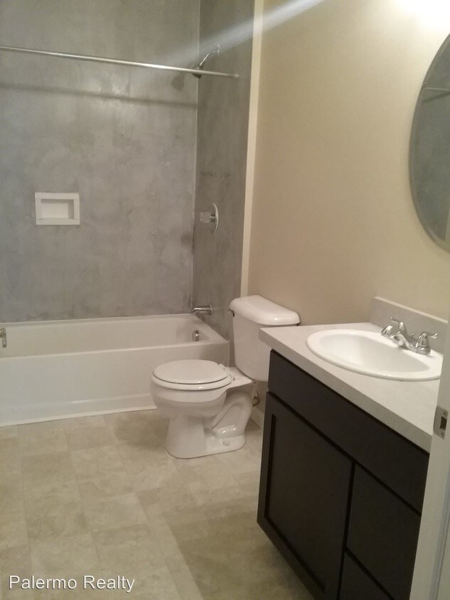 Building Photo - 5280-5282 Crabapple Dr