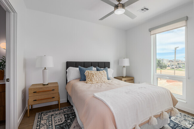 1BR, 1BA - 663SF - Bedroom - The E at 1016 NW 67th Street