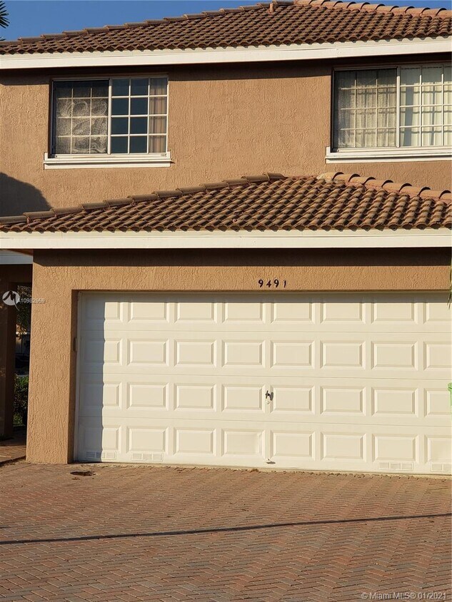 Foto principal - 9491 NW 54th St