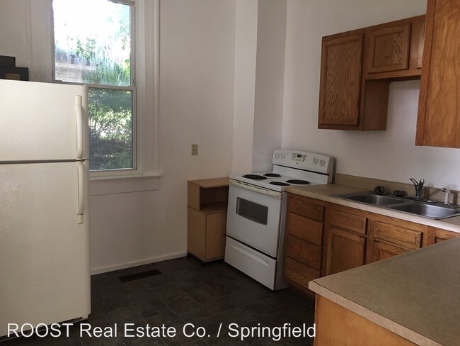 Foto del edificio - 1 br, 1 bath House - 135 E Pleasant Street