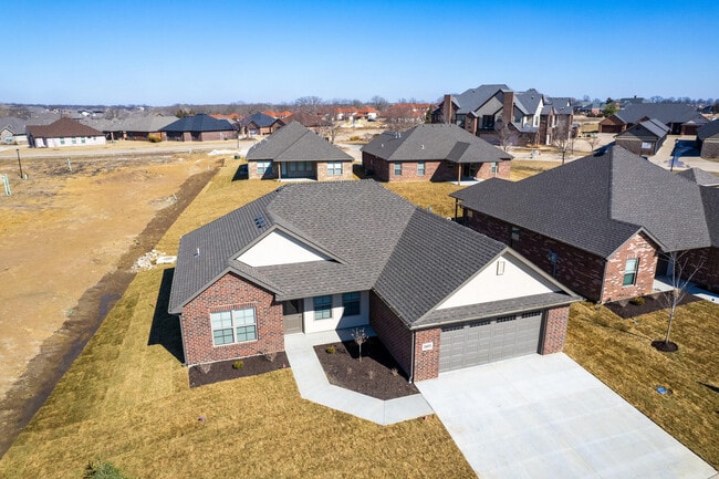 Building Photo - 5605 TROYLENE Ct