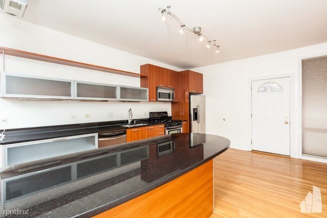Building Photo - 2 br, 2 bath Apartment - 5063 N Kenmore Ave