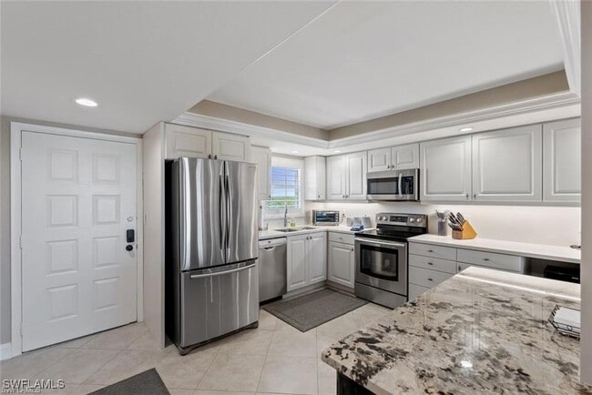 Building Photo - 12945 Vanderbilt Dr