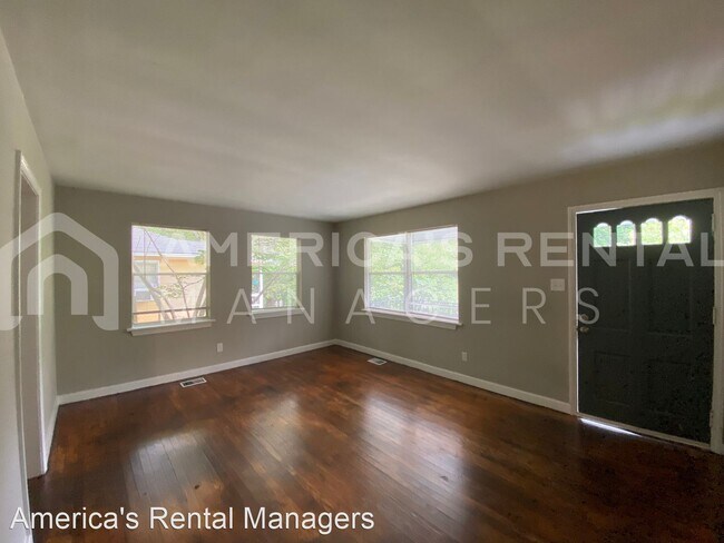 Building Photo - 3 br, 1 bath House - 828 Vanderbilt Street