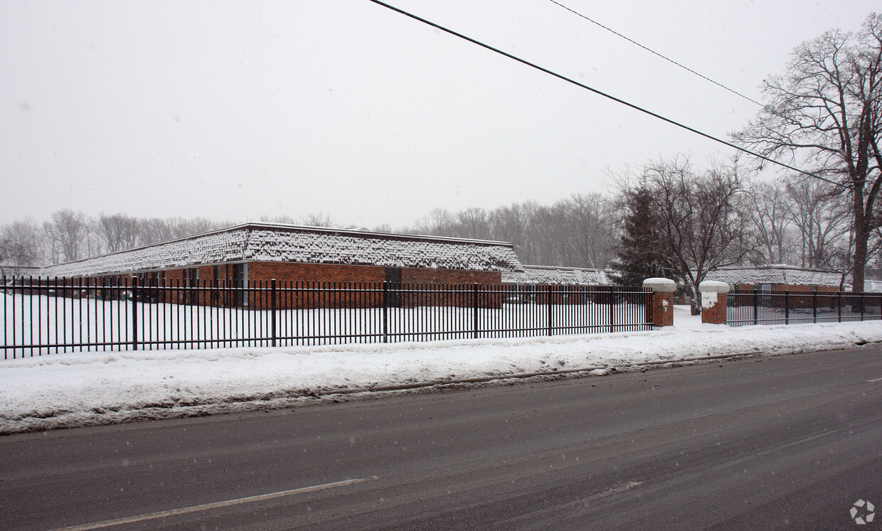 Building Photo - Flory Gardens