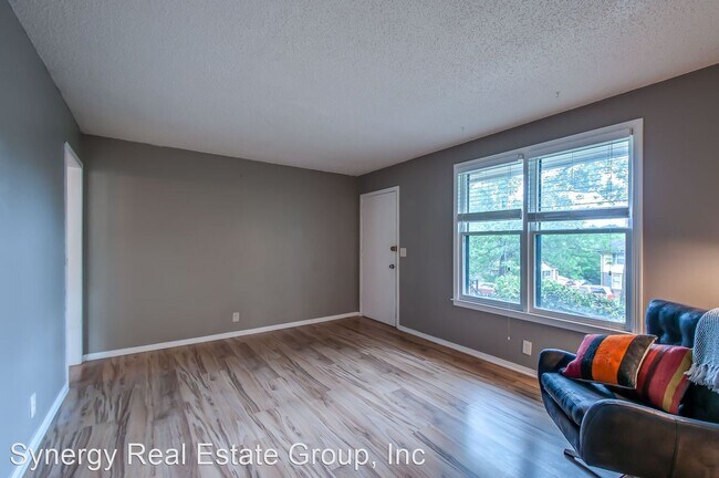 Building Photo - 3 br, 1 bath House - 2542 Bethwood Dr