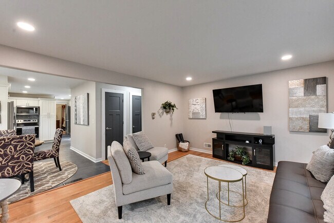 Building Photo - 2101 S 61st Ave