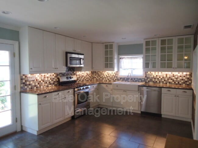 Foto del edificio - 1705 Arcadian Ave