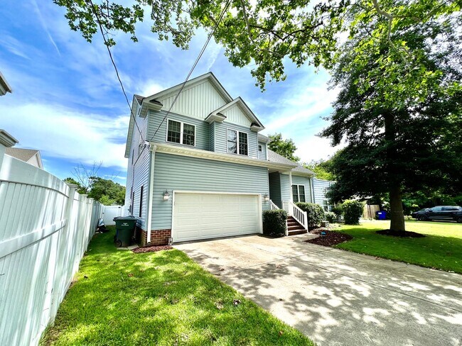 Foto del edificio - 4 bedroom home in Oceanview, Norfolk