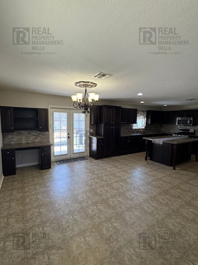 Foto del edificio - Spacious 4-Bedroom Menifee Home with Downs...