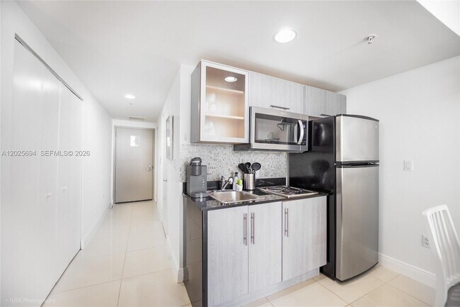 Foto del edificio - 1750 N Bayshore Dr