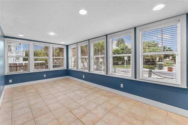 Building Photo - 12217 Sunshine Ln