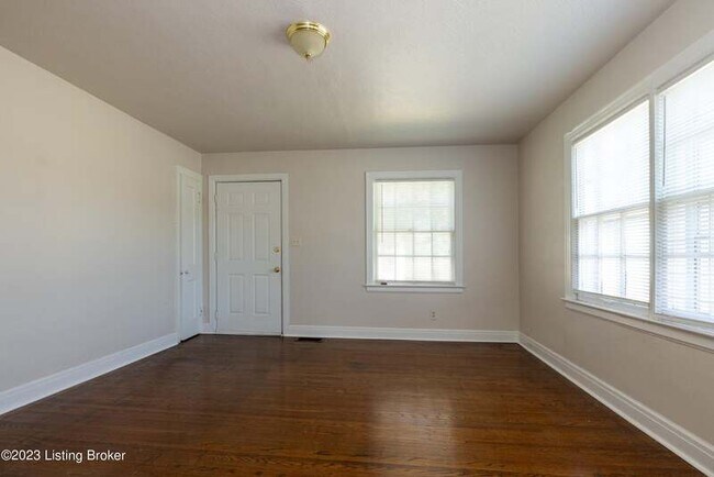 Building Photo - 401 S 40th St